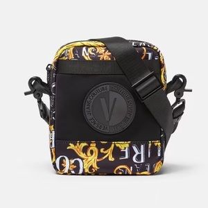 SOLD❗️NEW Versace Jeans Couture LOGO COUTURE V-EMBLEM CROSSBODY BAG Black+Gold